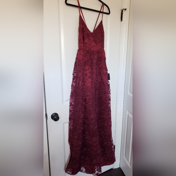 Lulus Dresses & Skirts - Medium Lulus Burgundy Organza Dress